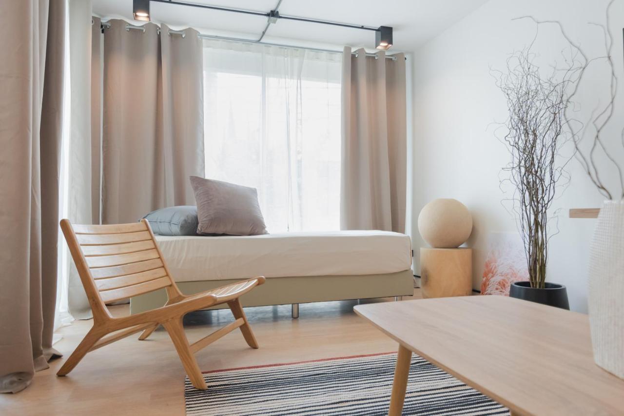 Mini-Me Hubs, Charm Suites & Pool In Old City Chiang Mai Luaran gambar