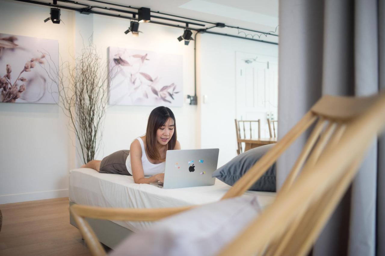 Mini-Me Hubs, Charm Suites & Pool In Old City Chiang Mai Luaran gambar