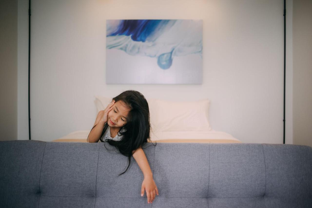 Mini-Me Hubs, Charm Suites & Pool In Old City Chiang Mai Luaran gambar