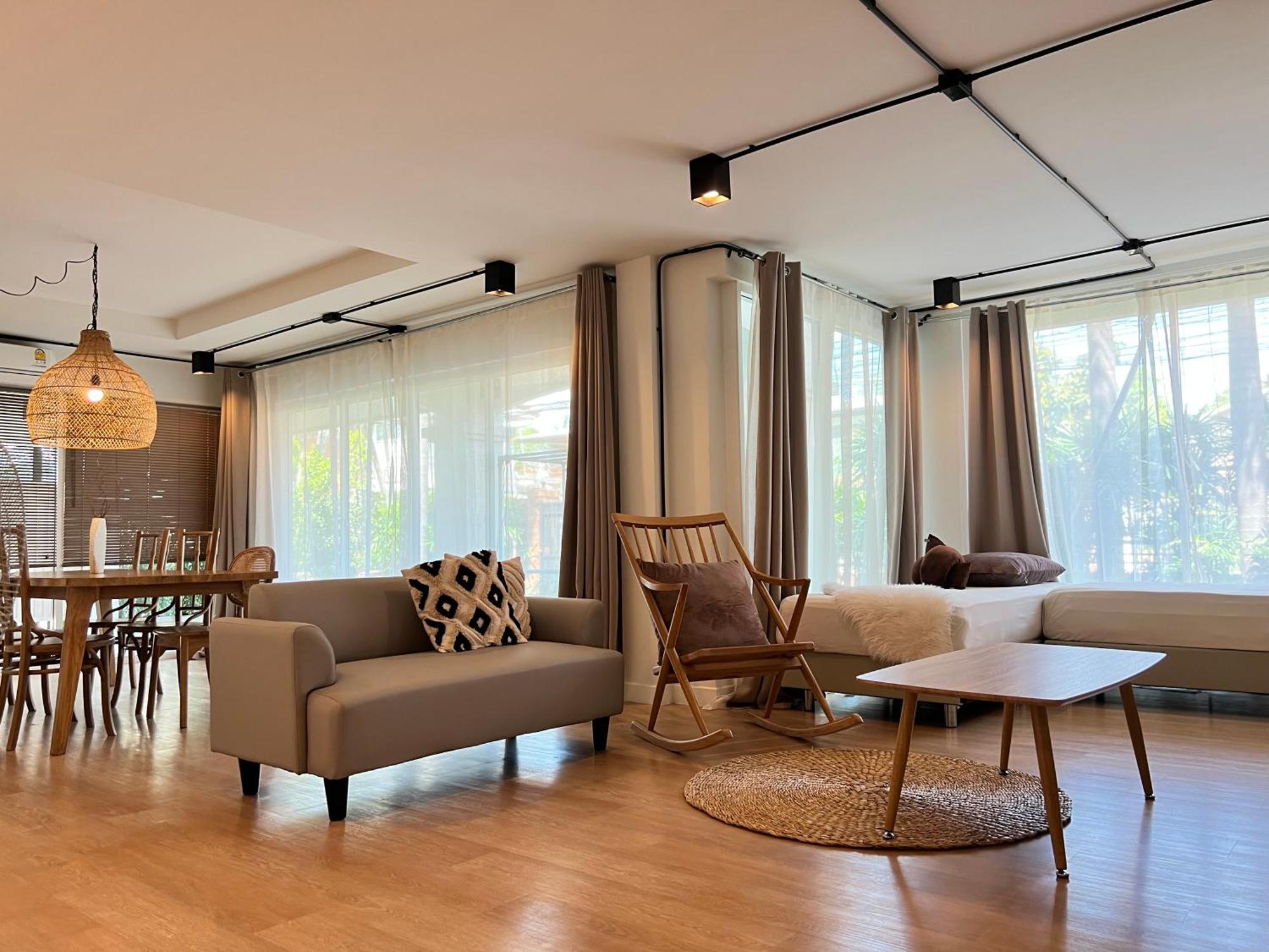 Mini-Me Hubs, Charm Suites & Pool In Old City Chiang Mai Luaran gambar