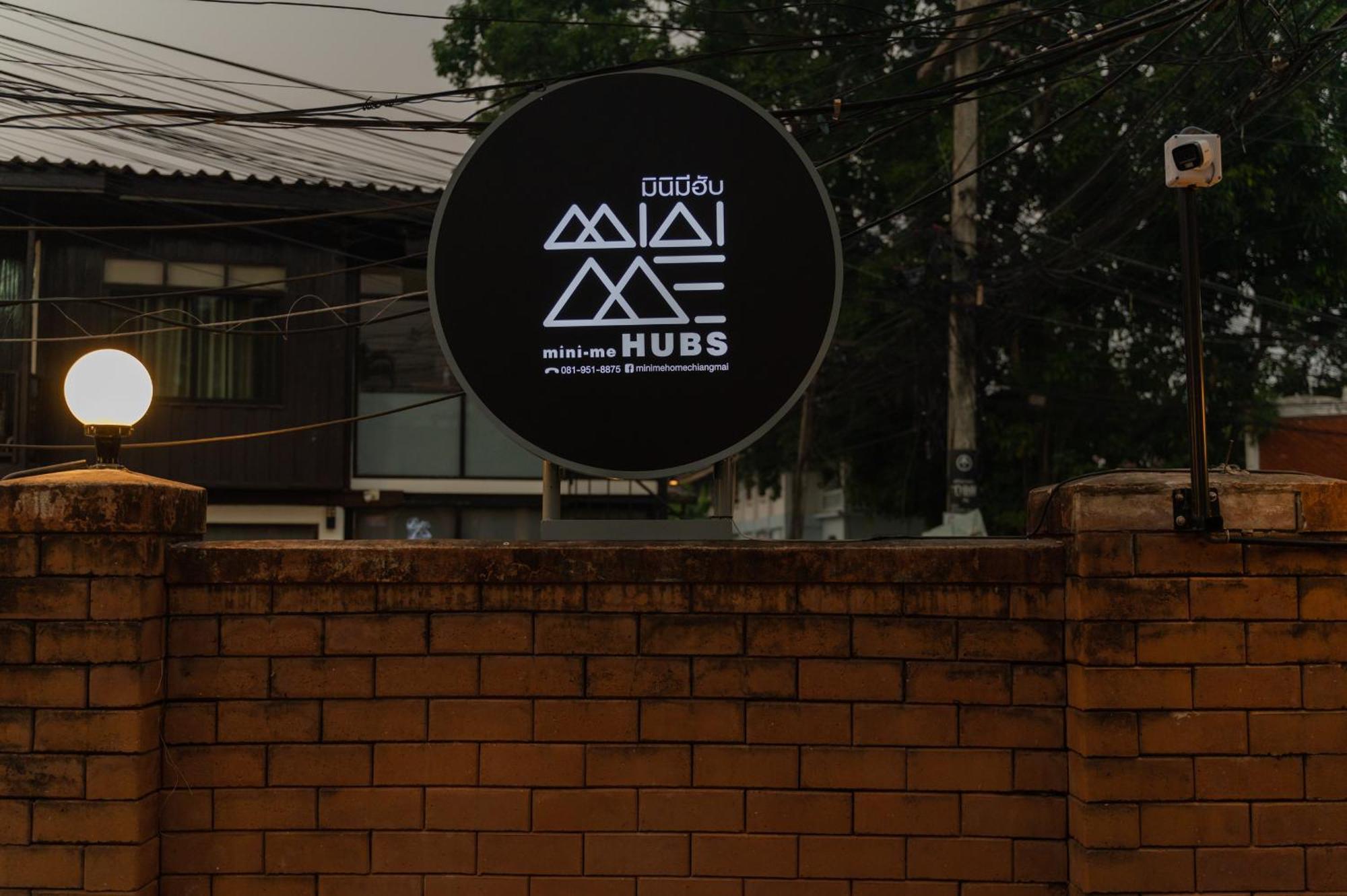 Mini-Me Hubs, Charm Suites & Pool In Old City Chiang Mai Luaran gambar